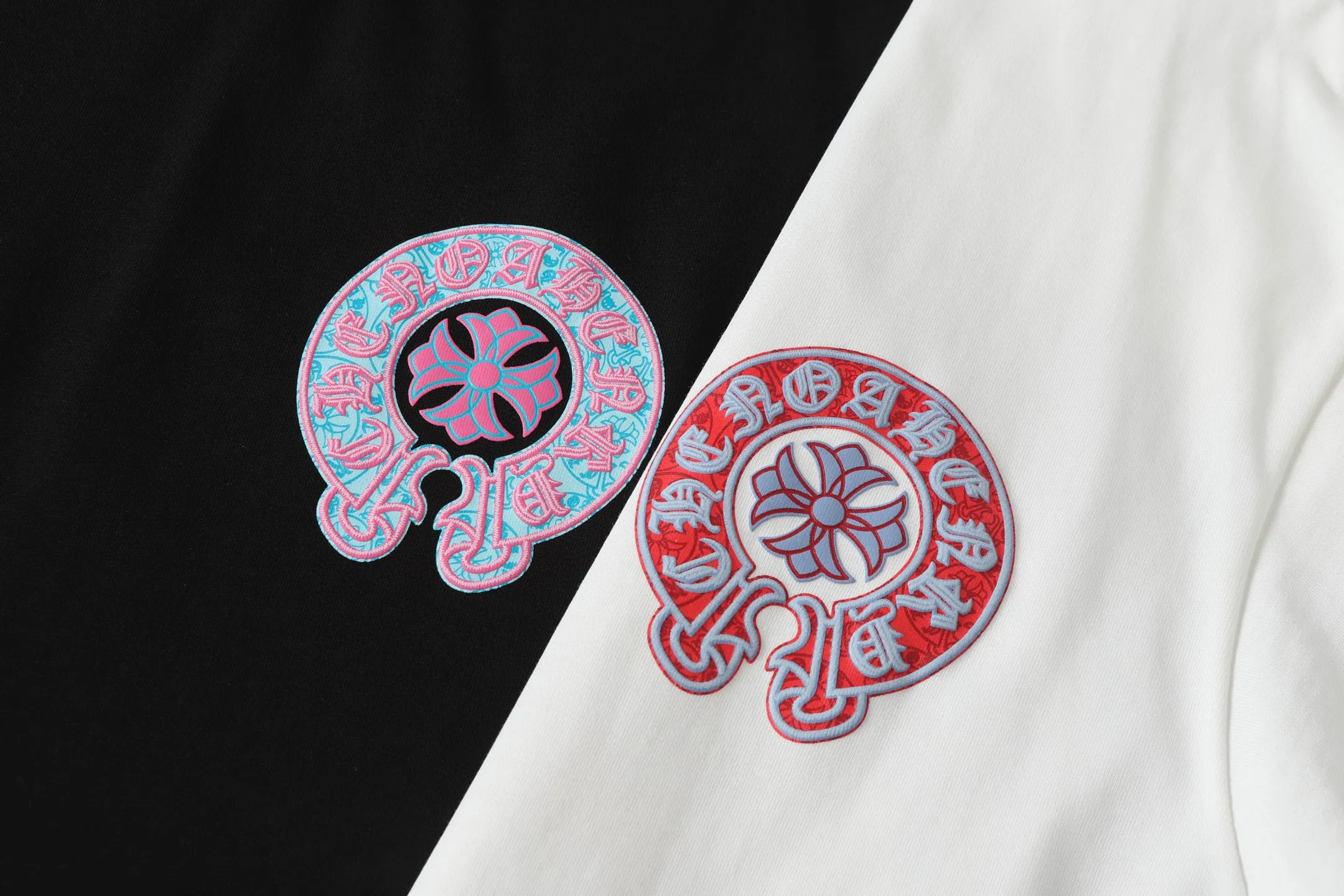 🅿️170 Chrome hearts ch Chrome hearts horseshoe painted foam short-sleeved T-shirt. Large version. Loose and stylish. The difference is the low version, the slim version, the upper body and the hips. 100% commitment: top quality, not fast food. The highest version on the market. Top quality, 280g, 26 custom-dyed double yarn cotton, same style for men and women, complete with three standards. Color: black, white Size: XS-L